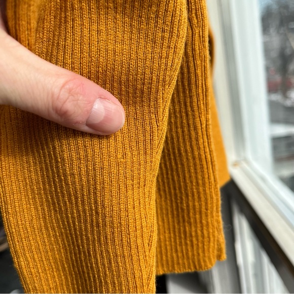 Betina Lou Mustard Yellow Fine Italian Wool Cropped Sweater Size XS - Picture 10 of 12